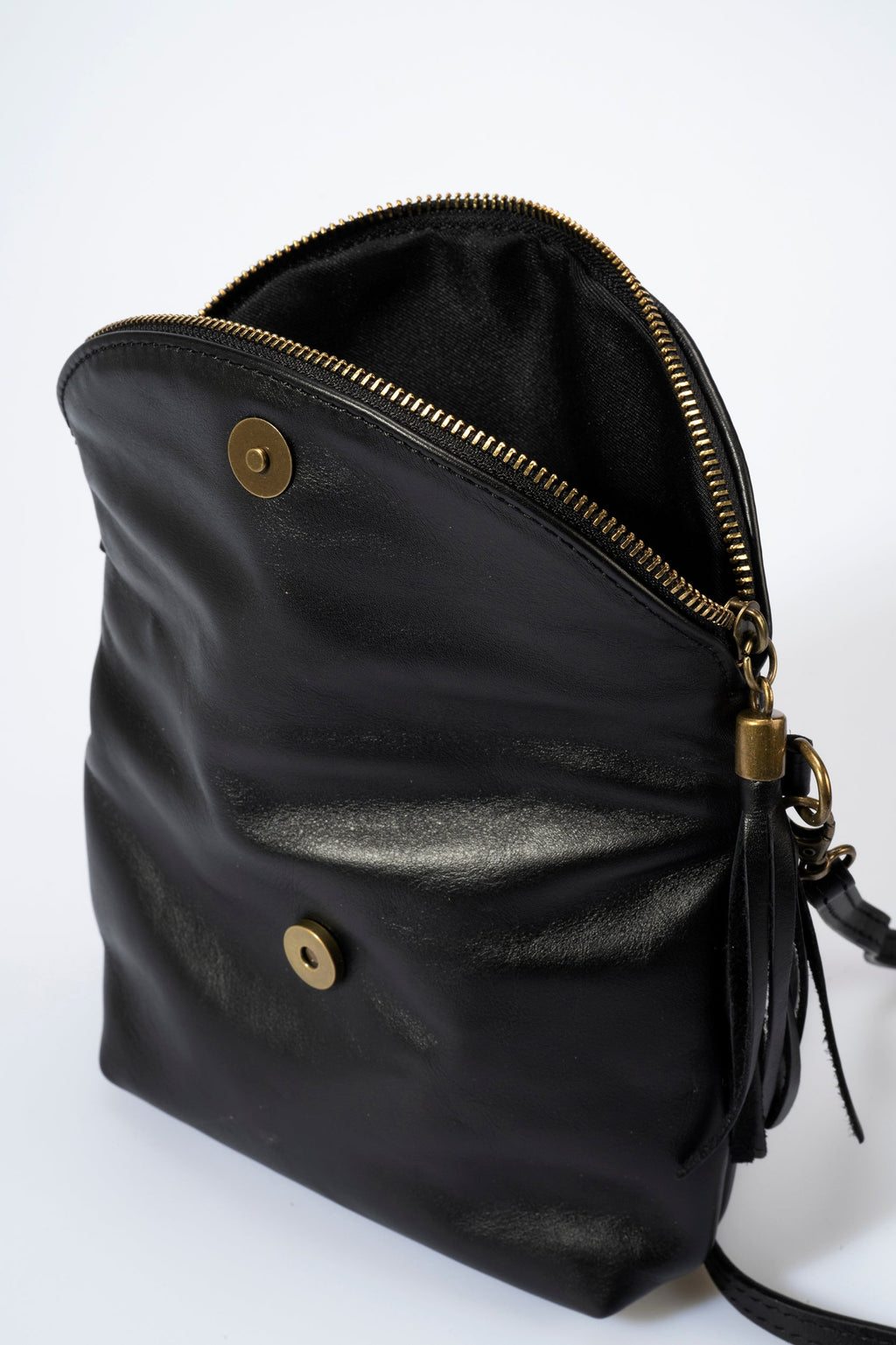 Alessia Made in Italy Full Grain Leather Crossbody Bag – Black