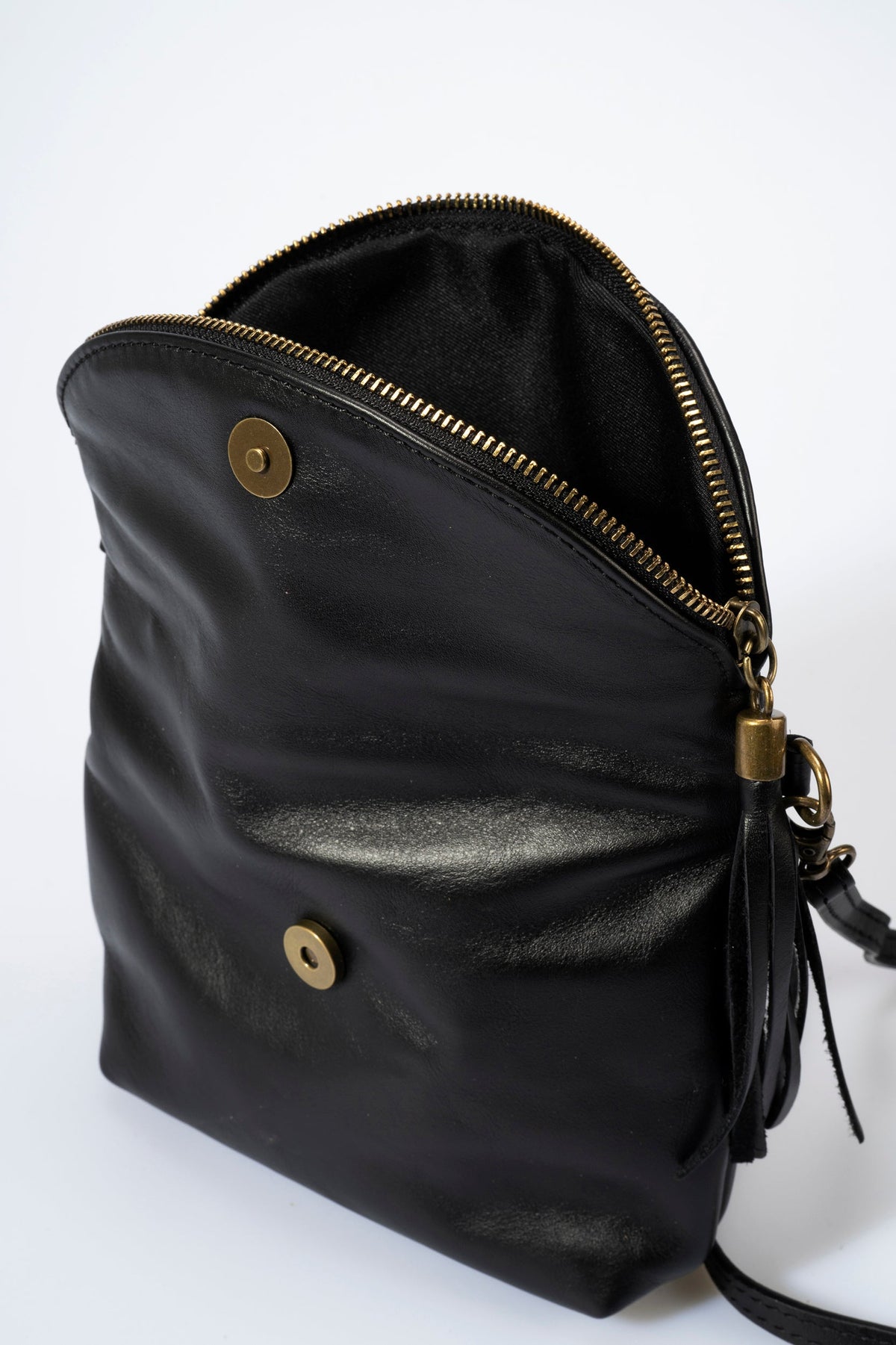 Alessia Made in Italy Full Grain Leather Crossbody Bag – Black