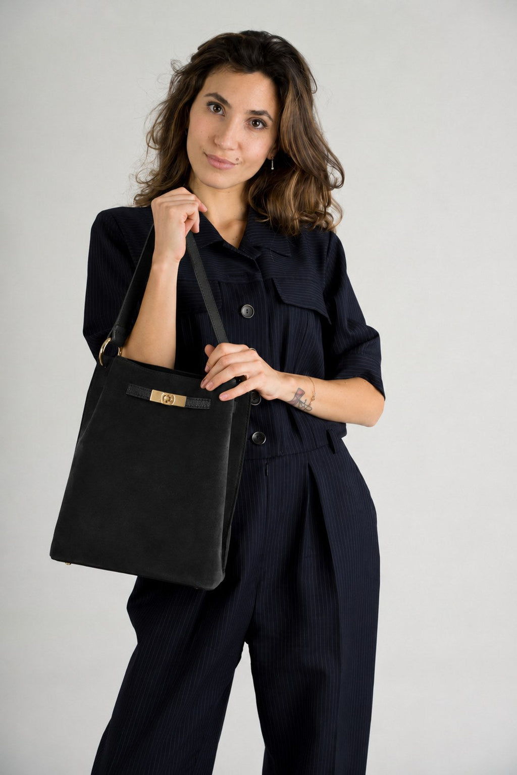 Rosalia Made in Italy Suede Leather Shoulder Bag – Black