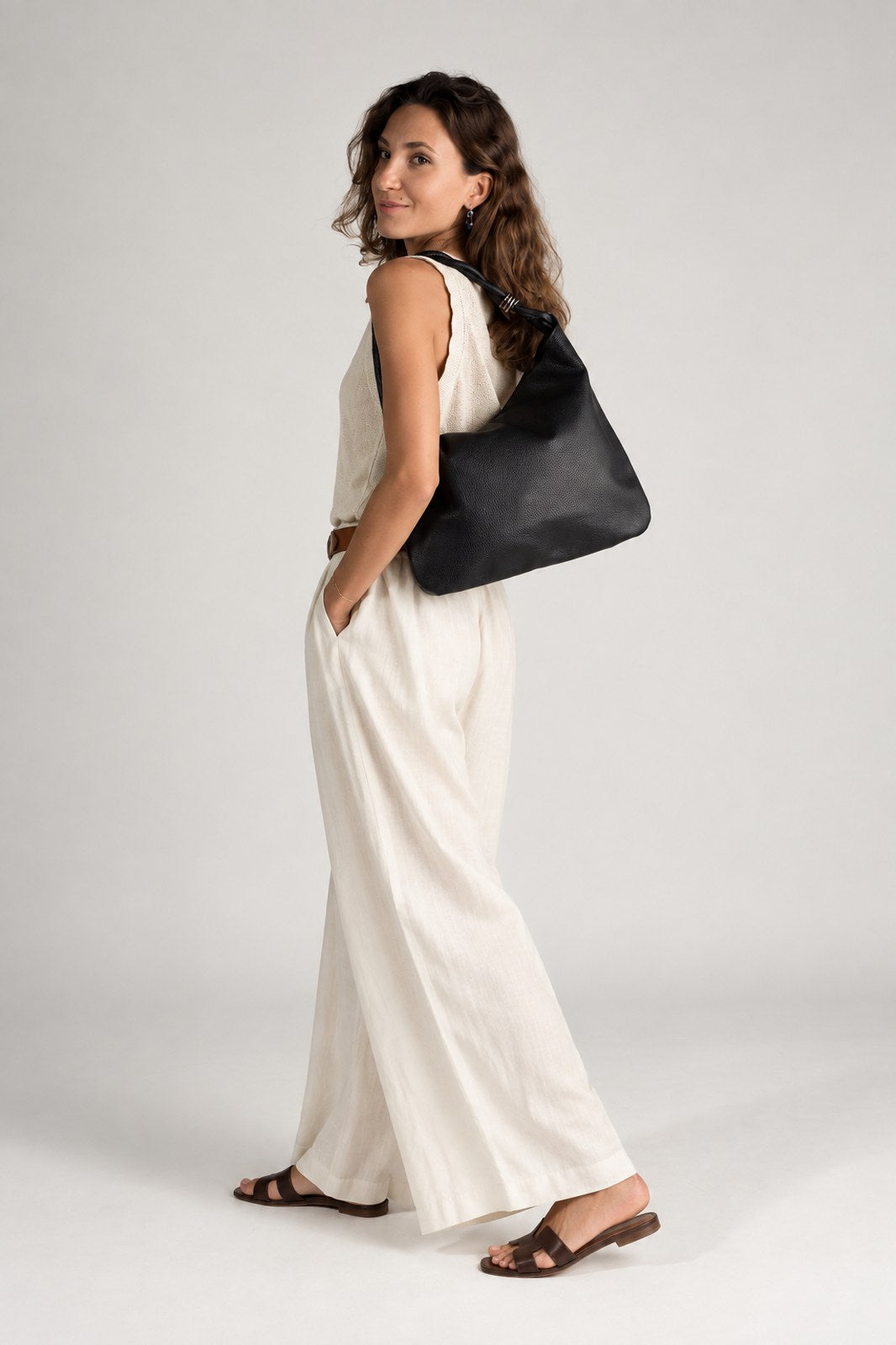 Paola Made in Italy Leather Shoulder Bag – Black