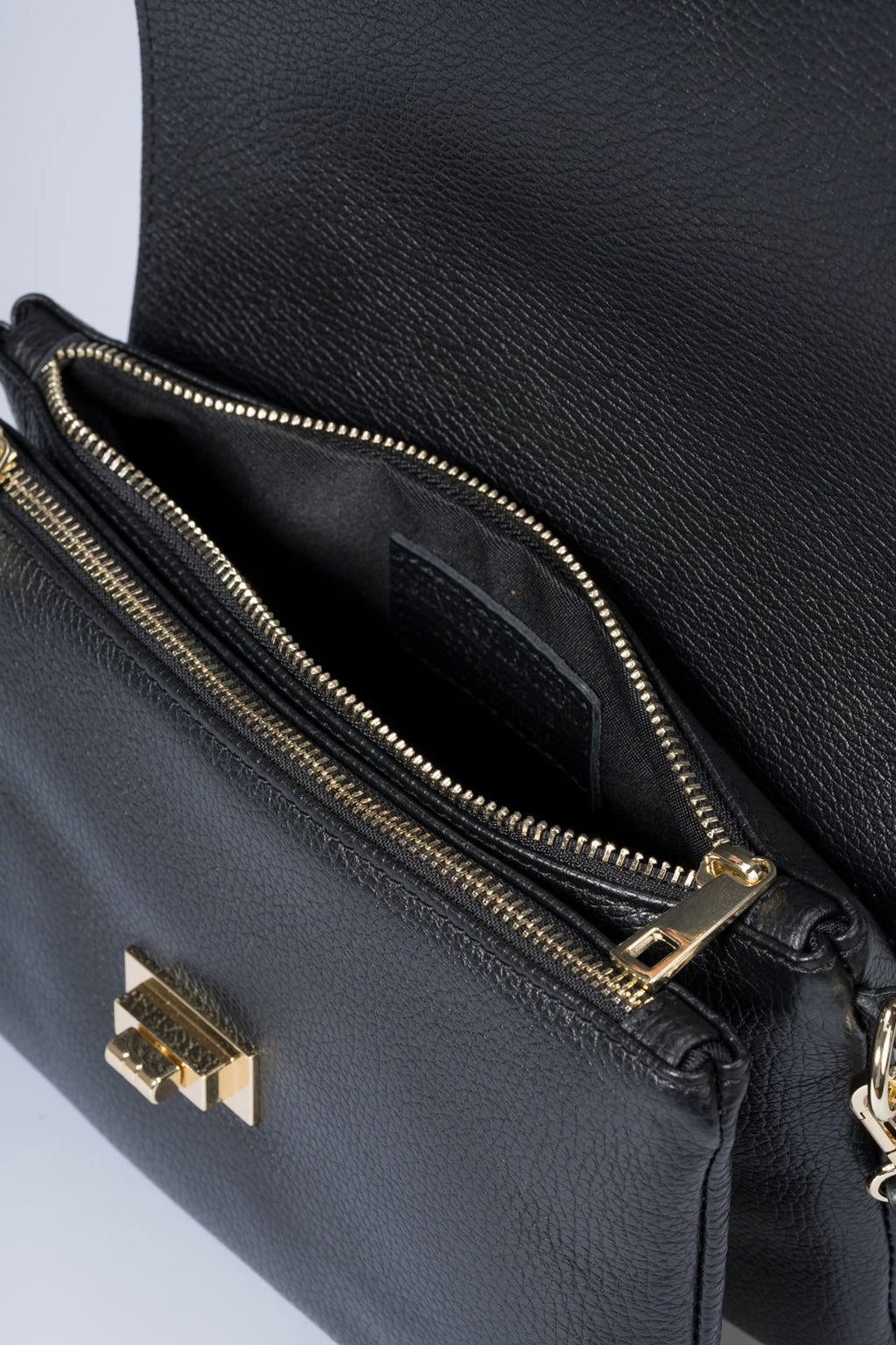 Ludovica Made in Italy Full Grain Leather Crossbody Bag – Black