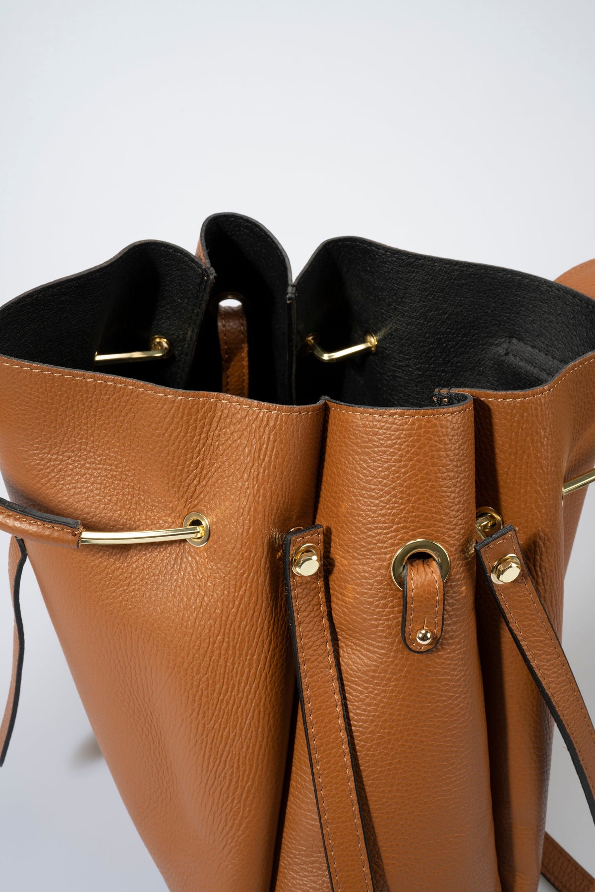 Diana Made in Italy Leather Top Handle Handbag – Tan