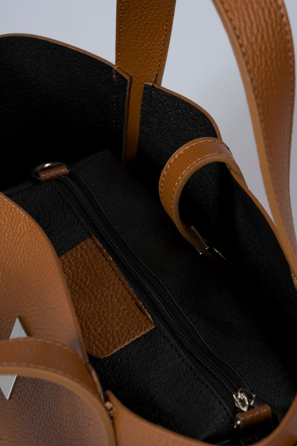 Carlotta Made in Italy Leather Top Handle Handbag – Cognac