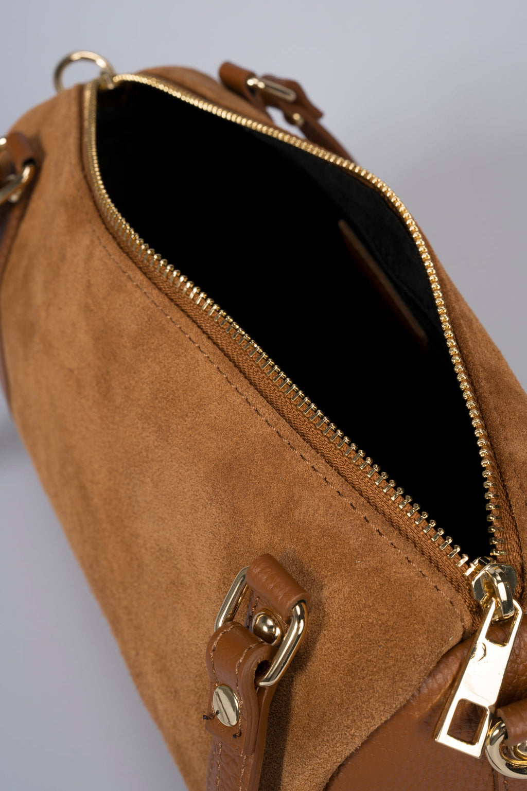 Noemi Made in Italy Suede Leather Bowling Bag – Cognac