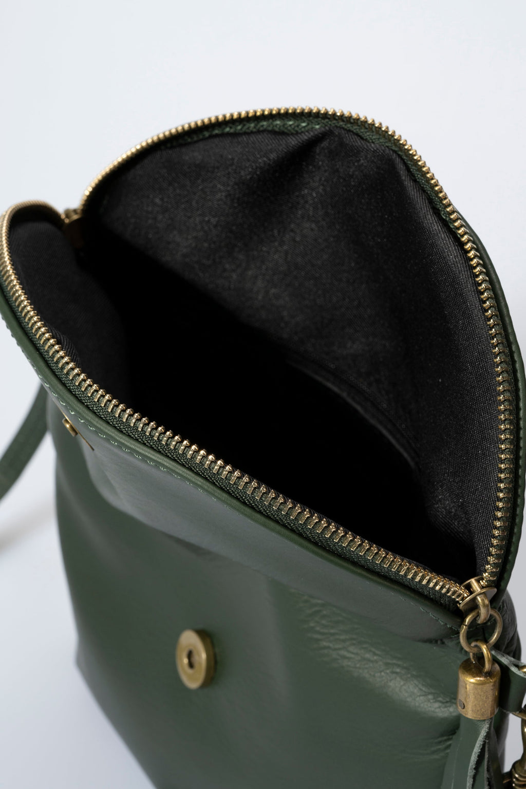 Alessia Made in Italy Full Grain Leather Crossbody Bag – Green